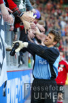Fussball 1. Bundesliga: Leverkusen - Bremen,  Schoof bei Fans