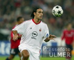 FUSSBALL CHL   FCB  - AC Mailand    Nesta (AV) am Ball