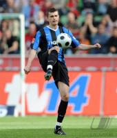 Fussball 1. Bundesliga: Wolfsburg, SIMUNEK Einzelaktion am Ball