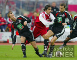 Fussball 1. Bundesliga Bayern-Koeln, Zweikampf