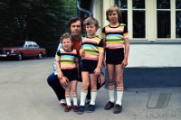 Fussball 1. Bundesliga Saison 1971/1972: Beckenbauer mit seinen Soehnen.