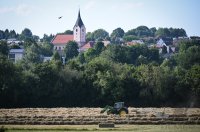 Schmuckbild; Heuernte in Hirrlingen (Kreis Tuebingen)