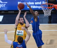 Basketball  1. Bundesliga  12/13  Walter Tigers Tuebingen - Mitteldeutschen Basketball Club