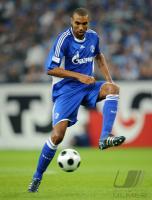 Fussball Internationales Testspiel: Schalke - Glasgow, ENGELAAR am Ball