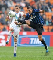 FUSSBALL SERIE A:  Sergio Pellissier (li, Chievoverona) gegen Lucio (Inter Mailand)