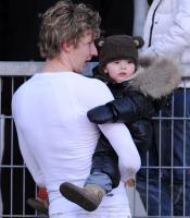 Fussball 1. Bundesliga: Stefan Kiessling mit Kind (Leverkusen)