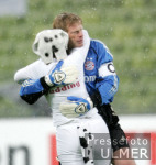 Fussball DFB Pokal Bayern-Stuttgart, Kahn mit verruecktem Fan