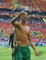 Fussball International Euro 2004:    JUBEL Cristiano RONALDO (POR)