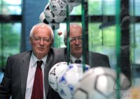 Fussball  International:  Richter Hans-Joachim Eckert (Deutschland)