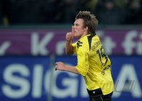 Fussball 1. Bundesliga  Saison 2010/2011:  Borussia Dortmund - Borussia Moenchengladbach