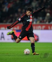 Fussball: 1. Bundesliga Saison 2010/2011: Leverkusen, BALLACK am Ball
