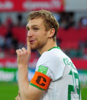 Fussball: 1. Bundesliga Saison 2010/2011: Bremen, MERTESACKER