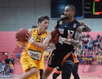 Basketball 1. Bundesliga 15/16 Testspiel:  Walter Tigers Tuebingen - ratiopharm Ulm