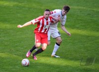 Fussball 1. Bundesliga :  Franck Ribery (li, FC Bayern Muenchen) gegen Havard Nordtveit (re, Borussia Moenchengladbach)