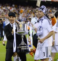 FUSSBALL International COPA DEL REY 13/14:  JUBEL Cristiano Ronaldo (Real Madrid) mit Pokal