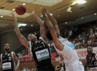 Basketball 1. Bundesliga 2011/2012: s Oliver Baskets Wuerzburg -  Walter Tigers Tuebingen