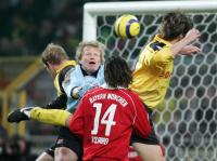 Fussball 1. Bundesliga: Dortmund - Bayern, Zweikampf
