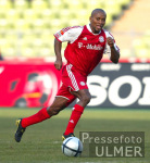Fussball 1. Bundesliga Bayern-Rostock; Einzelaktion Ze Roberto