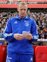 Fussball: 1. Bundesliga Saison 2010/2011: Leverkusen - Schalke