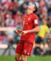 Fussball 1. Bundesliga Saison 15/16: FC Bayern Muenchen - FC Augsburg