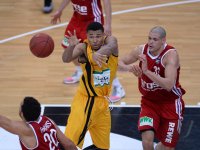 Basketball 1. Bundesliga 2013/2014:  Walter Tigers Tuebingen - Brose Baskets Bamberg