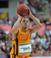 Basketball 1. Bundesliga 13/14:  Walter Tigers Tuebingen - Telekom Baskets Bonn