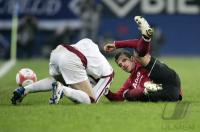 Fussball Uefa-Pokal: Hamburg - Bukarest, Zweikampf