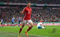 Fussball DFB Pokal Viertelfinale 16/17: FC Bayern Muenchen - FC Schalke 04