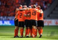FUSSBALL INTERNATIONAL: Gregory VAN DER WIEL, Eljero ELIA, Klaas Jan HUNTELAAR (v. li., Holland)