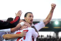 FUSSBALL SERIE A:  Jubel mit Kevin Prince Boateng, Zlatan Ibrahimovic (v. li., AC Mailand)