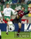 Fussball 1. Bundesliga: Bremen -Bayern, Zweikampf