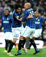 FUSSBALL SERIE A:  Andrea Ranocchia (li.) Esteban Cambiasso (Inter Mailand)