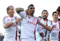 FUSSBALL SERIE A:  Jubel Philippe Mexes, Kevin Prince Boateng, Gianluca Zambrotta (v. li., AC Mailand)