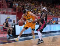 Basketball 1. Bundesliga 14/15 Hauptrunde:  Walter Tigers Tuebingen - Telekom Baskets Bonn