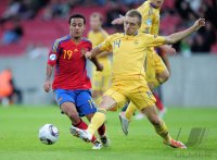Fussball U21-Europameisterschaft 2011:  Thiago Alcantara (li, Spanien) gegen Oleg Golodyuk (re, Ukraine)