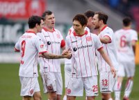 Fussball 2. Bundesliga Saison 17/18:  1. FC Kaiserslautern - Fortuna Duesseldorf