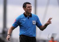 Fussball  Schiedsrichter Lee Probert (ENG)