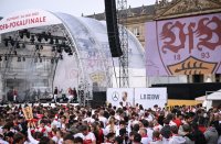 Fussball DFB Pokal Finale 24/25: Arminia Bielefeld - VfB Stuttgart, Public Viewing auf dem Schlossplatz