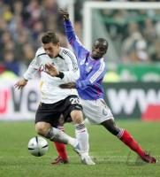 Fussball Nationalmannschaft: Frankreich - Deutschland, Zweikampf