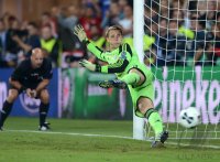 Fussball Supercup Finale 2013: Torwart Manuel Neuer (FC Bayern Muenchen)
