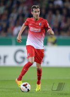 Fussball DFB Pokal 2. Runde 13/14: Julian Schuster (SC Freiburg)