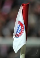 Fussball 1. Bundesliga, Saison 2011/2012:  Eckfahne mit dem Logo vom FC Bayern Muenchen