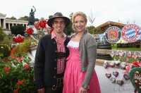 FUSSBALL 1. BUNDESLIGA 13/14:  Philipp Lahm und Frau Claudia