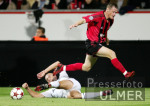 Fussball CHL, Leverkusen - Madrid, Zweikampf