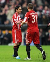 Fussball Champions League  Saison 2010/2011: Danijel Pranjic, Bastian Schweinsteiger (v. li., FC Bayern Muenchen)