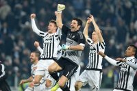 FUSSBALL SERIE A 2015/2016: JUBEL Torwart Gianluigi Buffon (Juventus Turin)