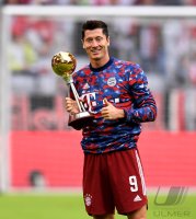 Fussball 1. Bundesliga Saison 21/22: FC Bayern Muenchen -  Hertha BSC Berlin