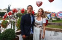 FUSSBALL 1. BUNDESLIGA 14/15:  FC Bayern Muenchen besucht das Oktoberfest 2014