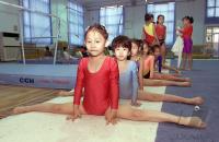 Turnen, Reportage  Kinder trainieren in China