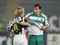 Fussball CHL Juventus-Rapid; Nedved-Kincl beim Leibchentausch